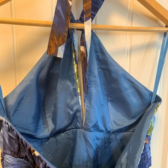 BCBG Paris 100% silk dress, sz 12, EUC, fully lined, halter style, knee length, - Picture 7 of 10